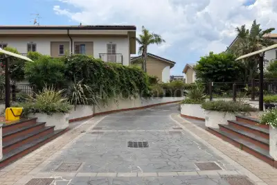 Villino a Schiera in vendita, Via Taranto, San Giovanni la Punta