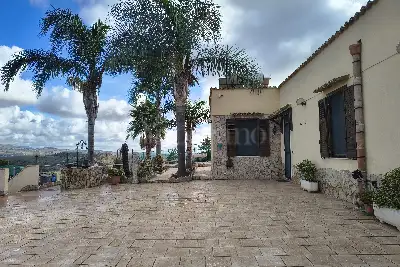 Villa in vendita, via Castellammare, Valderice