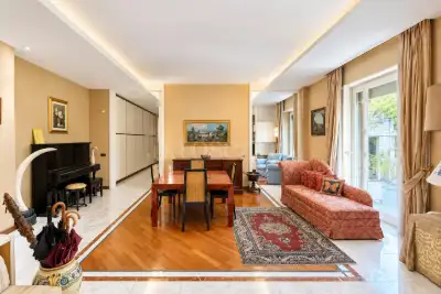 Casa in vendita, Via Raffaele Morghen, Napoli