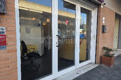 Negozio in vendita, Viale Fra' Andrea Di Giovanni, Roma