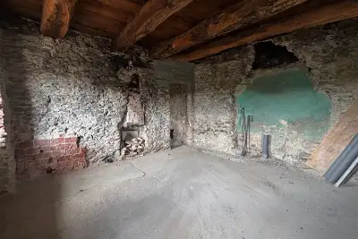 Casa Indipendente in vendita, Via Roma, Cuasso al Monte