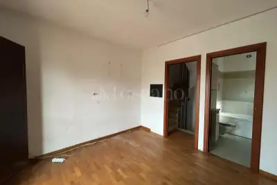 Villino a Schiera in vendita, Via Luserna, Roma