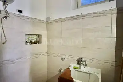 Negozio in affitto, Via Francesco Tedesco, Avellino