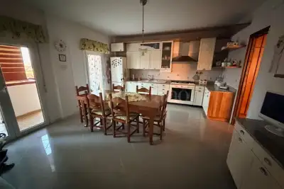 Casa in vendita, Largo Catone, Pomezia