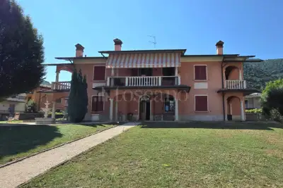 Villa in vendita, Via F. Petrarca, Sarezzo