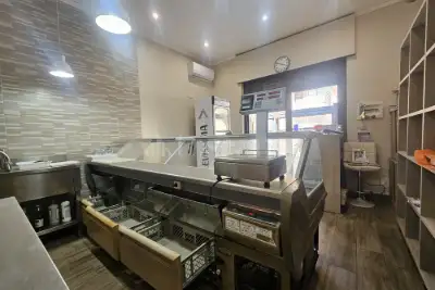 Negozio in vendita, Viale Marconi, Anzio