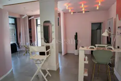 Negozio in vendita, Viale Gianluigi Bonelli, Roma