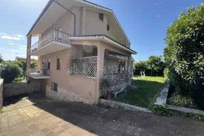 Villa in vendita, Via Turrivalignani, Roma