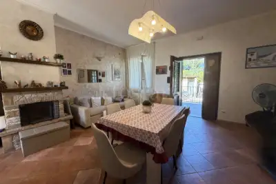 Villino a Schiera in vendita, Viale Paride, Ardea