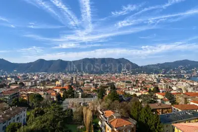Casa in vendita, Via Tommaso Grossi, Como