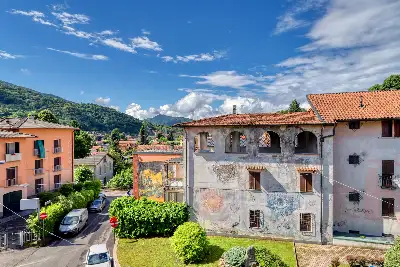 Casa in vendita, Piazza Borasio, Marchirolo