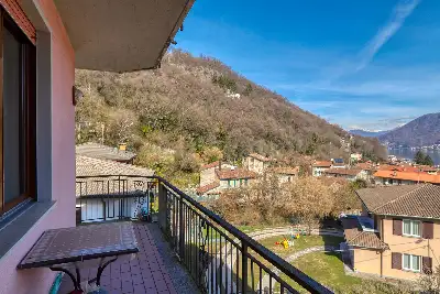 Casa in vendita, Via A. Manzoni, Brusimpiano