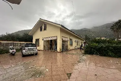 Casa Indipendente in vendita, Via Santa Maria di Gesù, Palermo