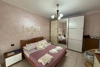 Casa in vendita, Via Salvatore Quasimodo, Como