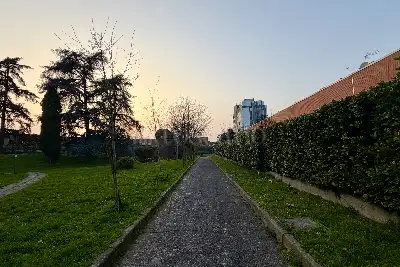 Negozio in affitto, Via del Mare, Milano