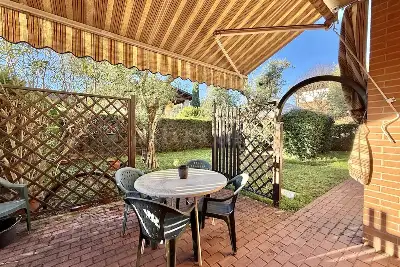 Villino a Schiera in vendita, Vicolo Brolo, Ponti sul Mincio