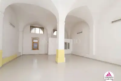 Negozio in vendita, Via Osanna, Brindisi