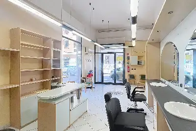 Negozio in vendita, Via Savoia, Sassari