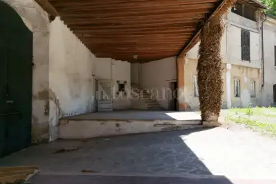 Rustico in vendita, Piazza Savoldi, Lonato del Garda