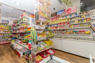 Negozio in vendita, Via Parmigianino, Milano