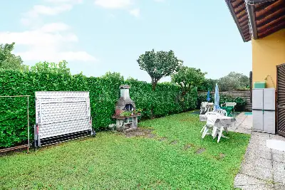 Villa in vendita, Via Volontari della Libertà, Erba