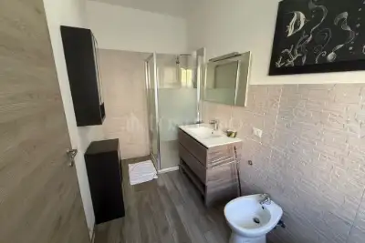 Casa in vendita, Via Pessano, Milano