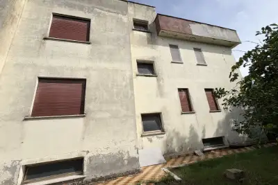 Palazzo in vendita, Via Civitella, Nettuno