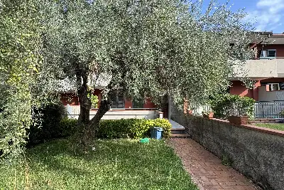 Villino a Schiera in vendita, Via Salvatore Quasimodo, Aci Catena