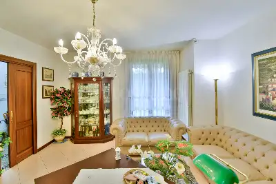 Villa in vendita, Via Volontari della Libertà, Erba