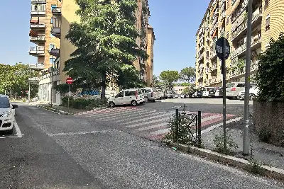 Box in vendita, Via Columella, Roma