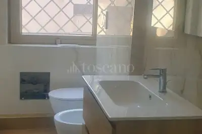 Casa in vendita, Via Benedetto Croce, Roma