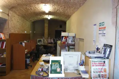 Negozio in vendita, Via Sant'Agata, Siena