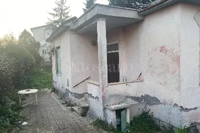 Casa Indipendente in vendita, Isola Farnese, Roma