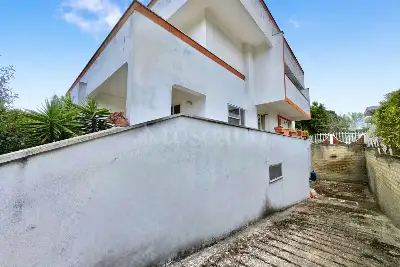 Villa in vendita, Via Gabriele D'Annunzio, Anzio