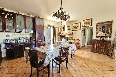 Villa in vendita, Via Rumenia , Pomezia