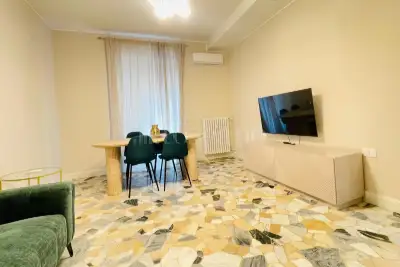 Casa in vendita, Via Cenisio, Milano
