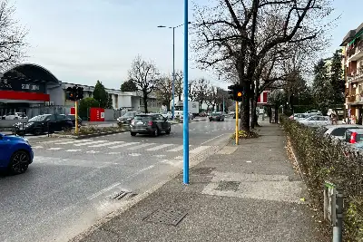 Negozio in vendita, Via Oberdan, Brescia