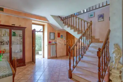 Casa Indipendente in vendita, Via Provinciale, Marchirolo