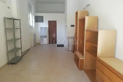 Negozio in affitto, Viale Legioni Romane, Milano