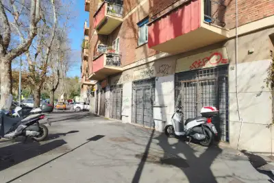 Negozio in vendita, Lungotevere degli Inventori, Roma