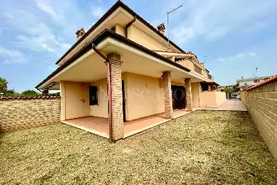 Villa Plurifamiliare in vendita, Via Glasgow, Ladispoli