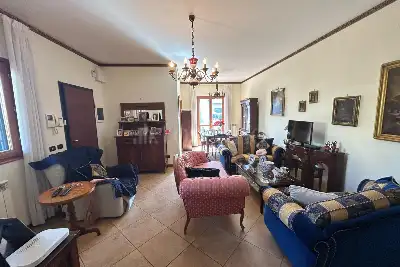 Villa in vendita, Via Lavarone, Roma