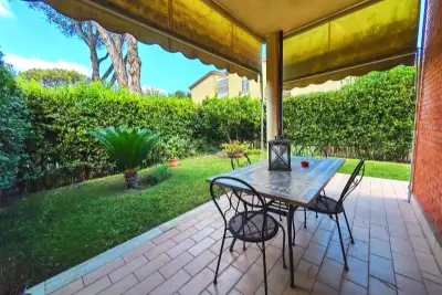 Casa in vendita, Via Aristofane, Roma