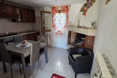 Casa Indipendente in vendita, Via Fiume Tavo, Cappelle sul Tavo