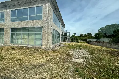 Capannone in vendita, Via Newton, Avezzano