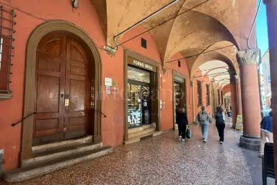 Casa in vendita, Via Castiglione, Bologna