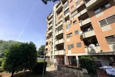 Casa in vendita, Piazzale Aldo Moro, Pomezia