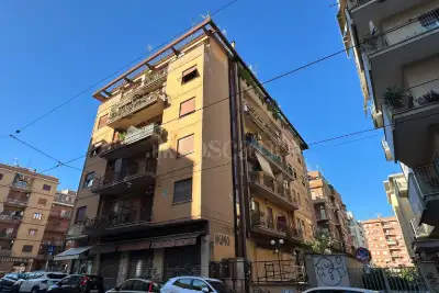 Casa in vendita, Via Giacomo Bresadola, Roma