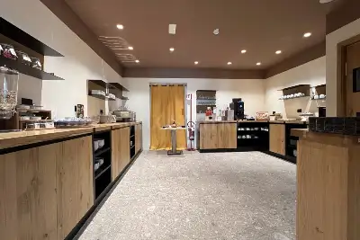 Albergo in vendita, Via Lazzarini, Sirmione