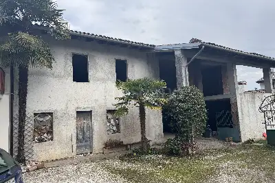 Magazzino in vendita, Via Sabotino, Maniago